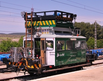 adif licita el mantenimiento de vehículos con los que realiza trabajos en instalaciones ferroviarias